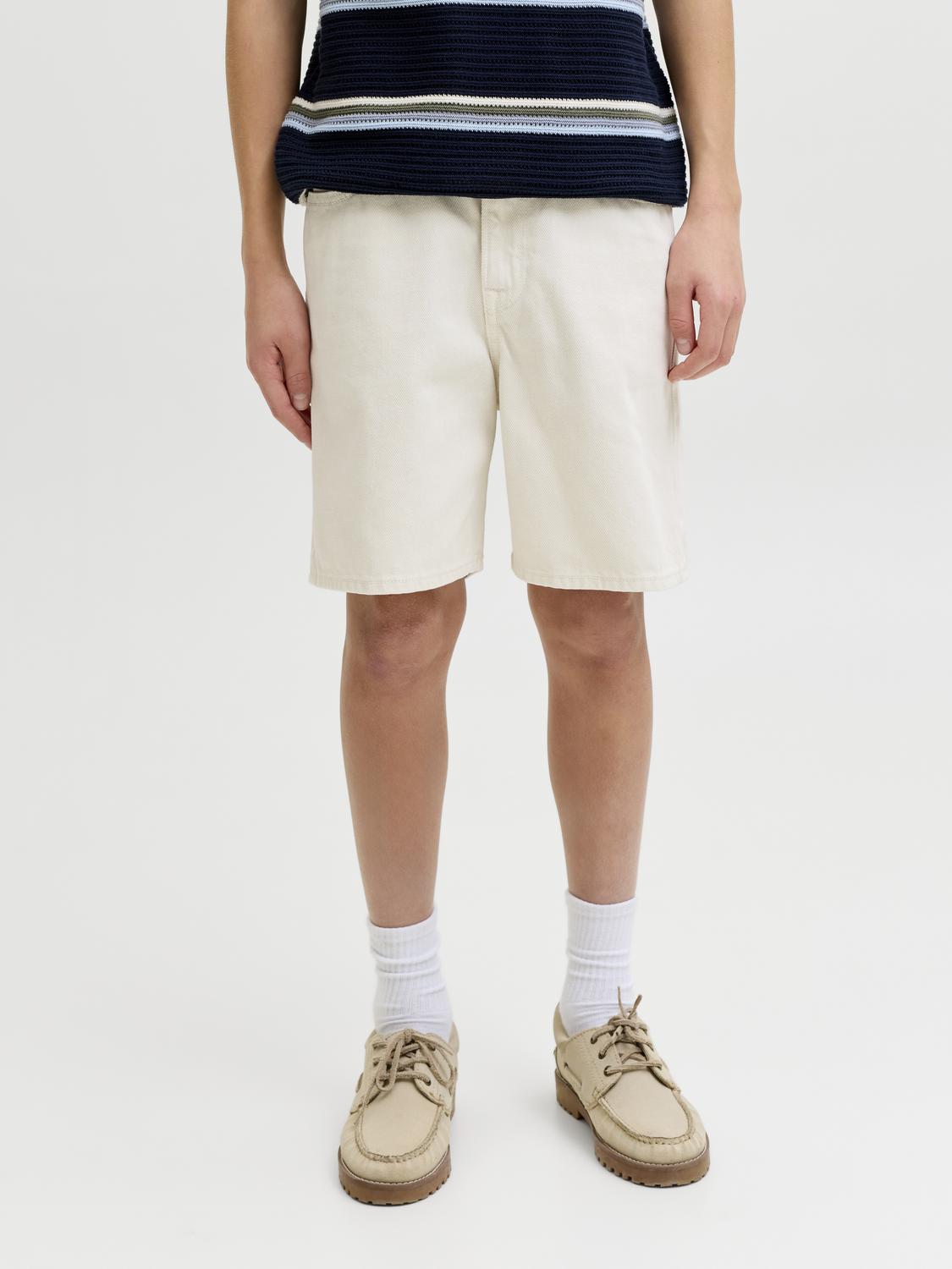 model_shot-front